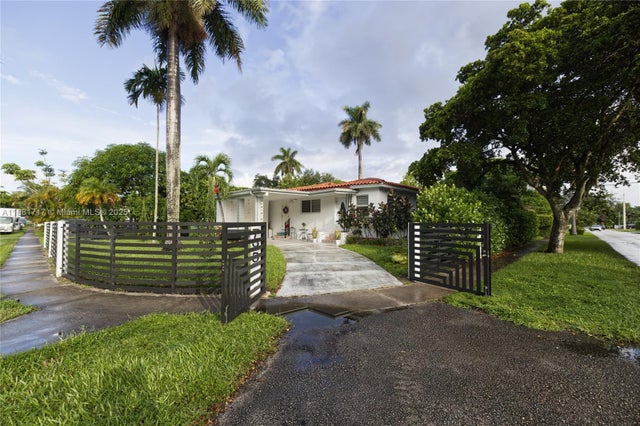 3 of 55 - 795 Ne 146 St, North Miami, FL