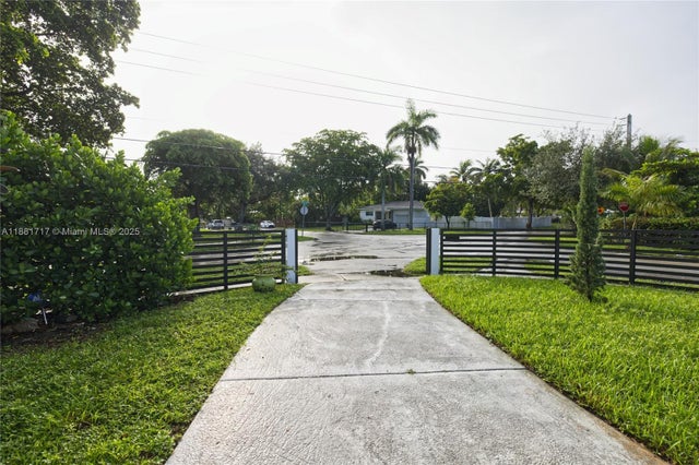 4 of 55 - 795 Ne 146 St, North Miami, FL