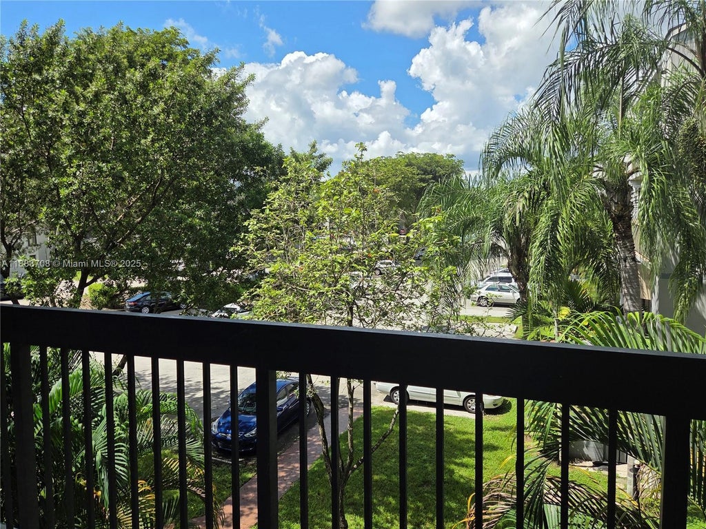 8888 Sw 131st Ct 308, Miami