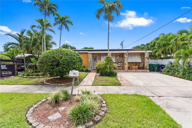 2 of 41 - 11610 Sw 142nd St, Miami, FL