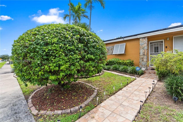 3 of 41 - 11610 Sw 142nd St, Miami, FL