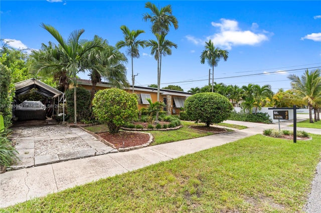 4 of 41 - 11610 Sw 142nd St, Miami, FL