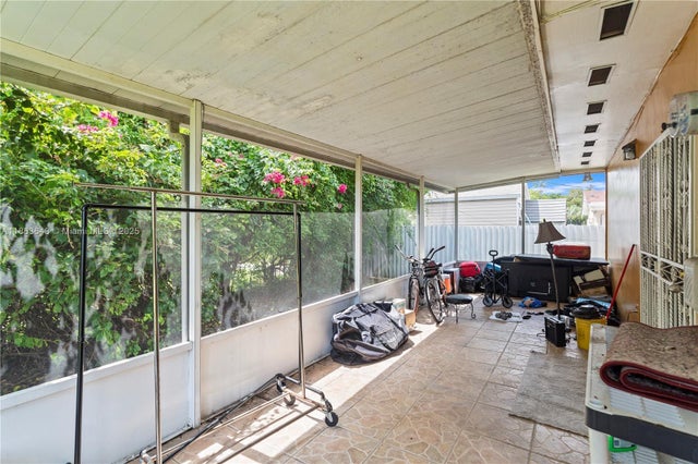 5 of 41 - 11610 Sw 142nd St, Miami, FL