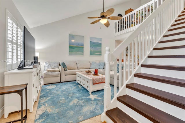 3 of 34 - 390 Se 2nd Ave J3, Deerfield Beach, FL
