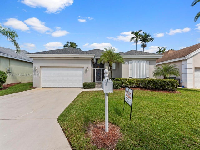 1 of 33 - 2415 Se 7th Pl, Homestead, FL
