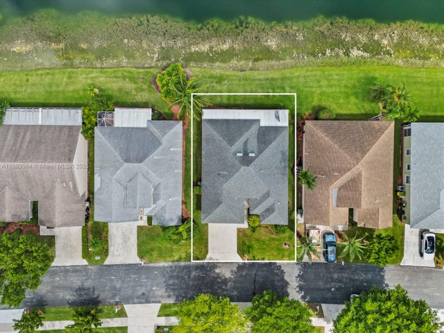 4 of 33 - 2415 Se 7th Pl, Homestead, FL