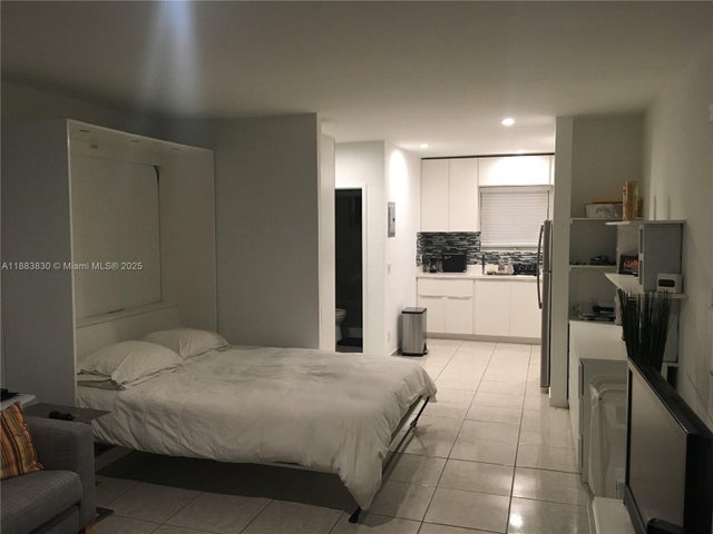 2 of 5 - 158 Ocean Dr 407, Miami Beach, FL