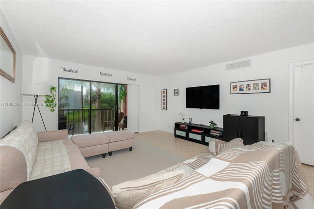 3 of 28 - 150 Lakeview Dr 205, Weston, FL