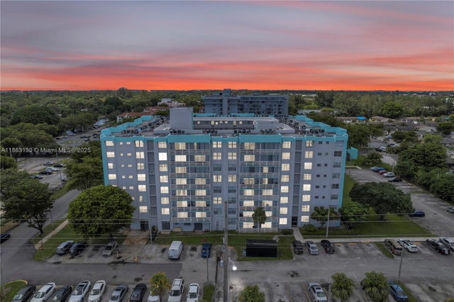 1 of 26 - 15600 Nw 7th Ave 708, Miami, FL