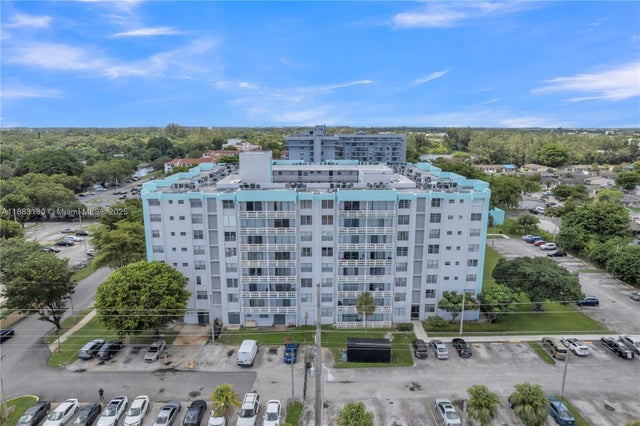 3 of 26 - 15600 Nw 7th Ave 708, Miami, FL