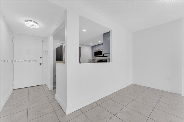 4 of 26 - 15600 Nw 7th Ave 708, Miami, FL
