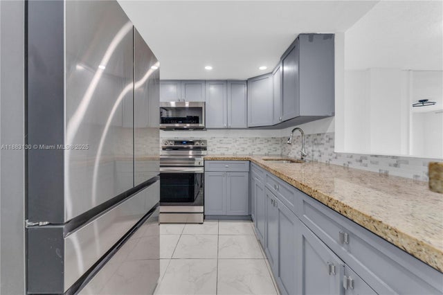 5 of 26 - 15600 Nw 7th Ave 708, Miami, FL