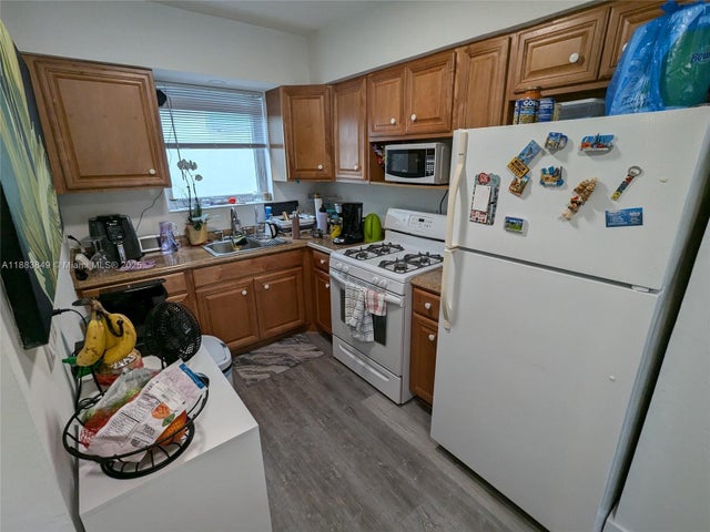 5 of 7 - 158 Ocean Dr 203, Miami Beach, FL