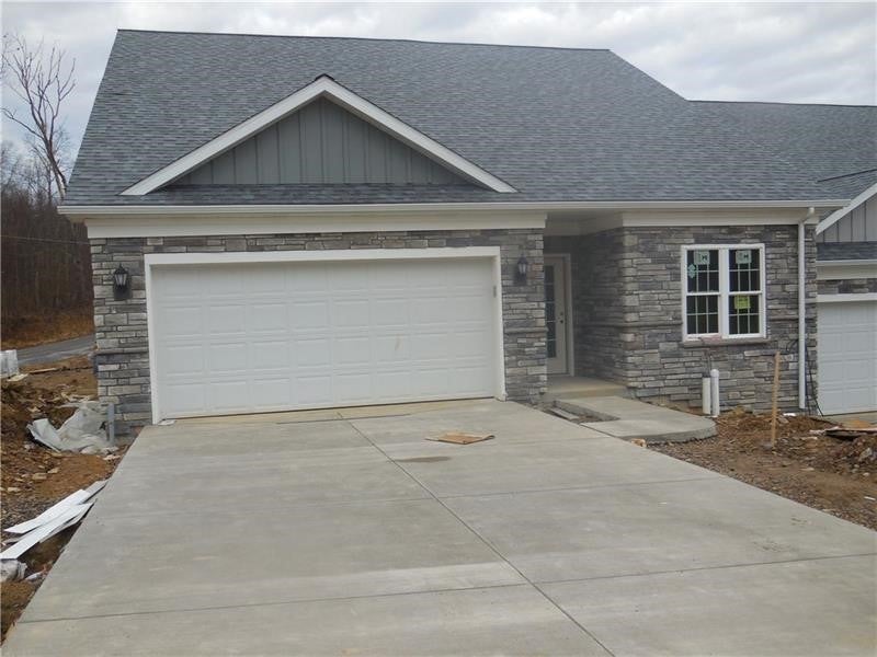 27 Pinehurst Place #27, Ohioville