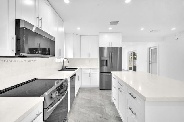 3 of 19 - 3641 Sw 23rd Ct, Fort Lauderdale, FL