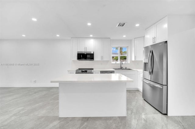 5 of 19 - 3641 Sw 23rd Ct, Fort Lauderdale, FL