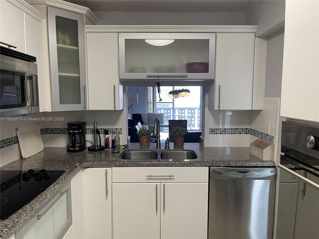 1893 S Ocean Dr 506, Hallandale Beach