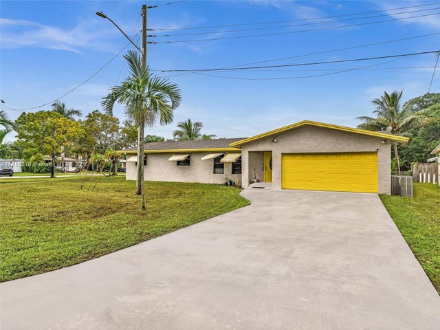 2 of 36 - 228 Sw 5th Ave, Hallandale Beach, FL