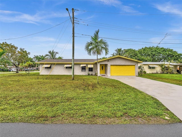 3 of 36 - 228 Sw 5th Ave, Hallandale Beach, FL
