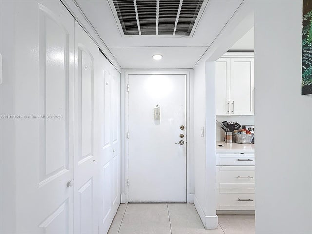 4 of 39 - 2751 Taft St 304, Hollywood, FL