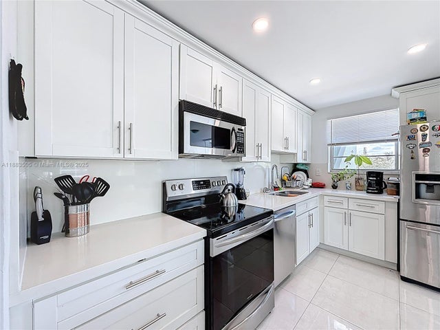 5 of 39 - 2751 Taft St 304, Hollywood, FL