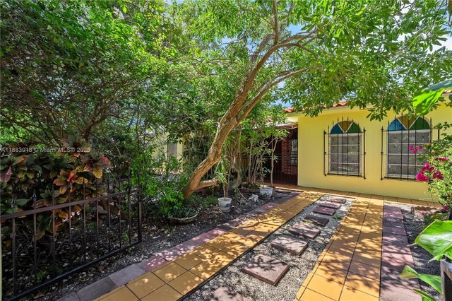 1 of 41 - 1712 Sw 13th St, Miami, FL