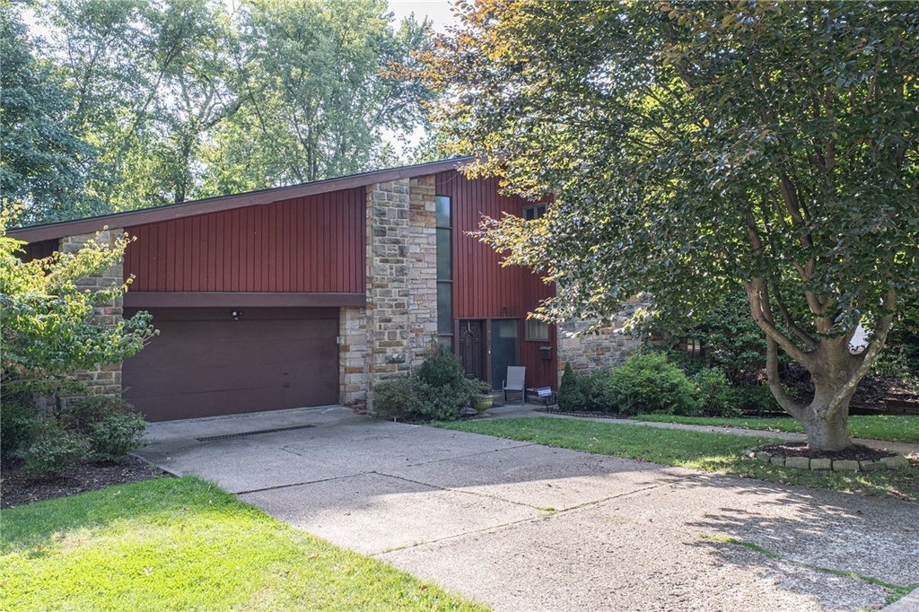 14 Oak Glen Drive, Oakmont