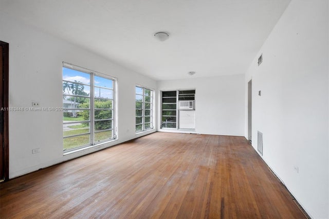 4 of 22 - 5135 Sw 6th St, Miami, FL