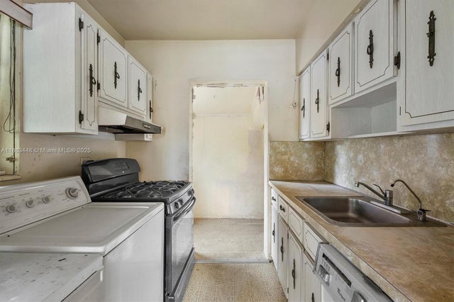 5 of 22 - 5135 Sw 6th St, Miami, FL