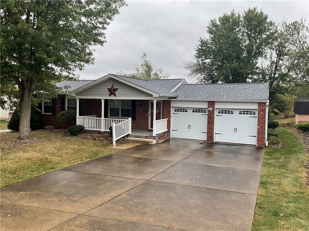 214 Old Meadow Drive, Hempfield