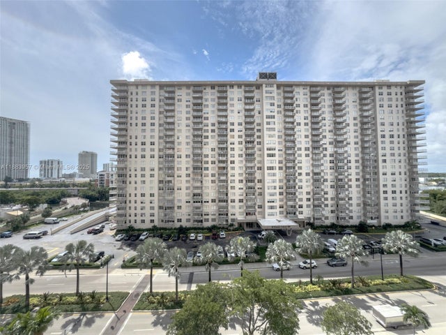 4 of 47 - 251 174th St 808, Sunny Isles Beach, FL