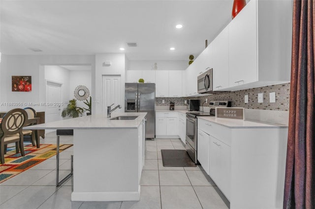 5 of 48 - 2409 Nw 131st Cir, Miami, FL