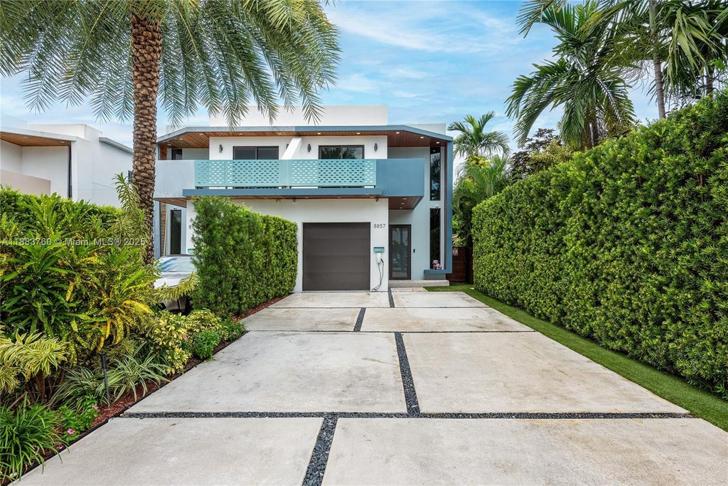 8857 Sw 28th St, Miami