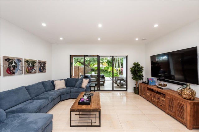 4 of 37 - 8857 Sw 28th St, Miami, FL