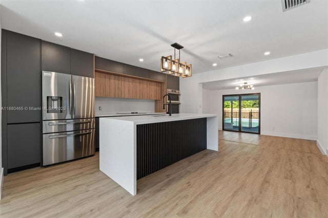1 of 39 - 1516 Sw 30th Ter, Fort Lauderdale, FL