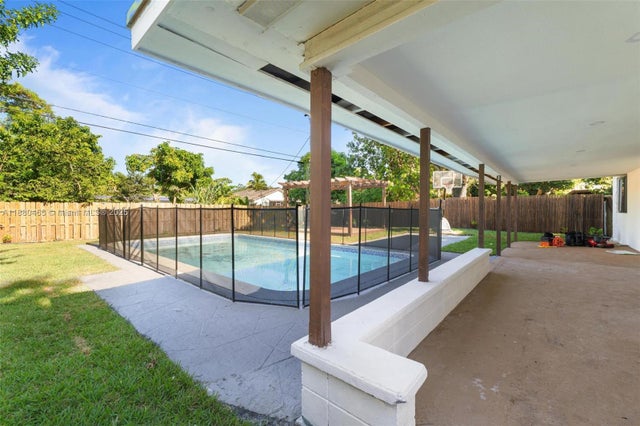 4 of 39 - 1516 Sw 30th Ter, Fort Lauderdale, FL