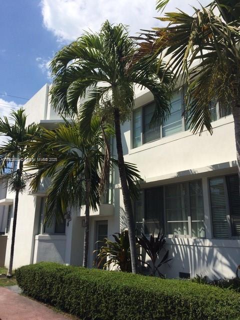 1 of 11 - 621 11th St 102, Miami Beach, FL