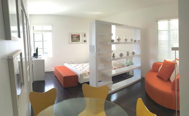 2 of 11 - 621 11th St 102, Miami Beach, FL