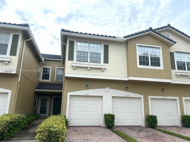 1 of 33 - 1560 Se Wilshire Pl 103, Stuart, FL