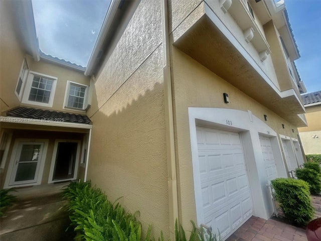 2 of 33 - 1560 Se Wilshire Pl 103, Stuart, FL
