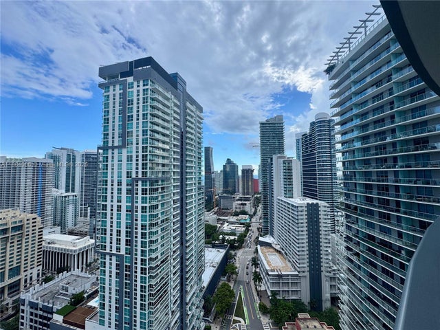 5 of 26 - 1000 Brickell Plz 3302, Miami, FL