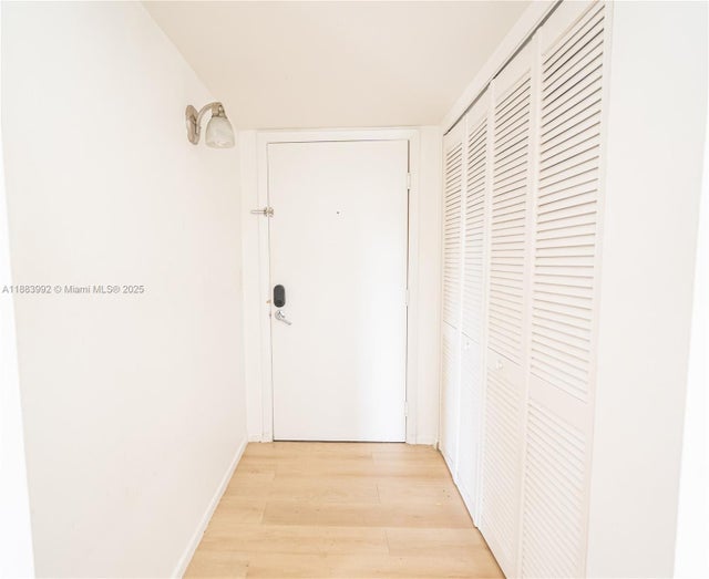 4 of 44 - 19601 E Country Club Dr 7308, Aventura, FL