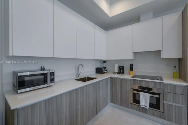 2 of 23 - 239 Sw 9th St 1601, Miami, FL