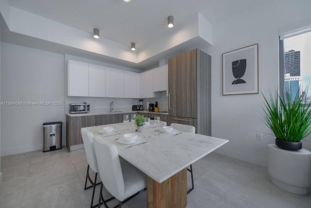 3 of 23 - 239 Sw 9th St 1601, Miami, FL