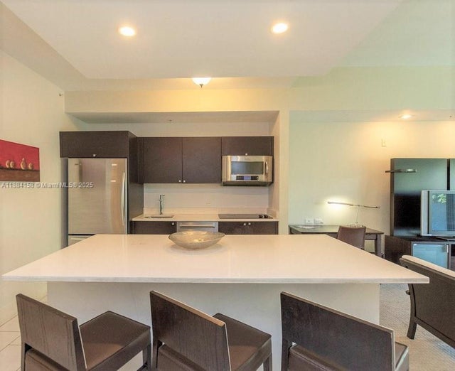 3 of 8 - 5300 Nw 87th Ave 701, Doral, FL