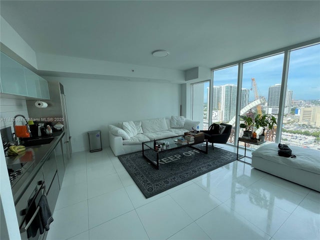 4 of 26 - 1040 Biscayne Blvd 1905, Miami, FL