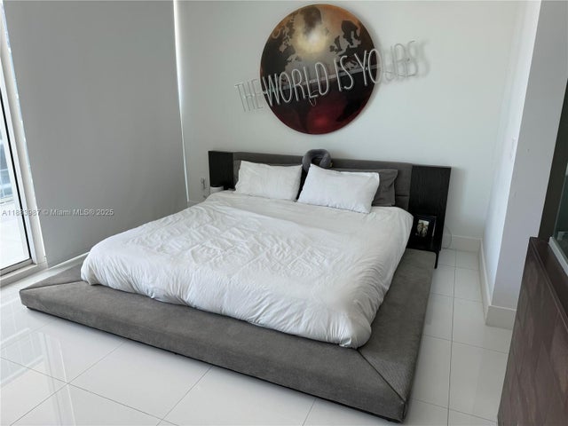 5 of 26 - 1040 Biscayne Blvd 1905, Miami, FL
