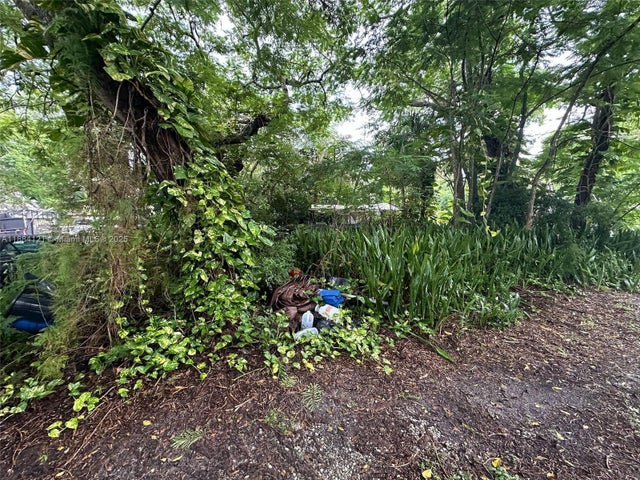 4 of 76 - 1499 Sw 28th Way, Fort Lauderdale, FL