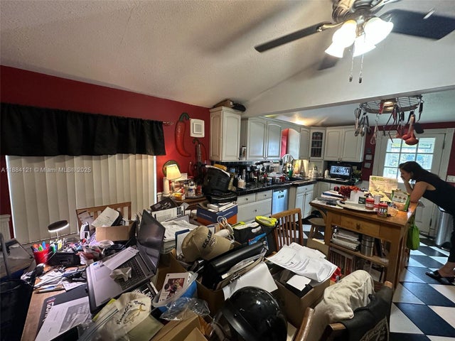 5 of 76 - 1499 Sw 28th Way, Fort Lauderdale, FL