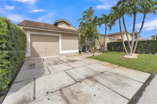 2 of 49 - 930 Sw 108th Ave, Pembroke Pines, FL